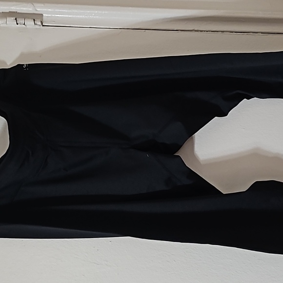 Calvin Klein - Picture 2 of 4